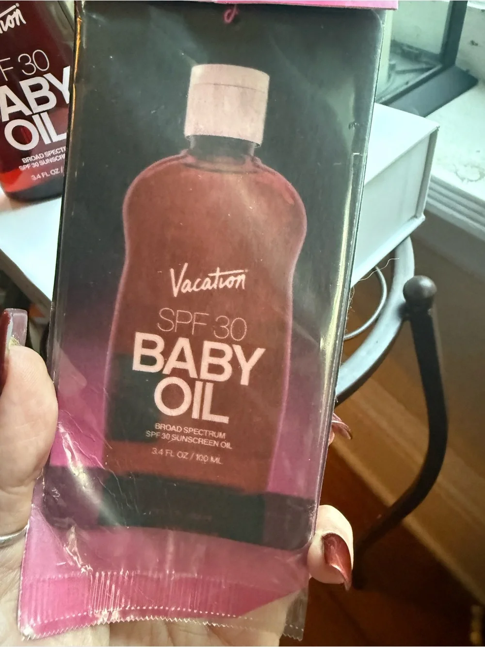 Vacaton SPF 30 Baby Oil Sunscreen - Pink Bottle